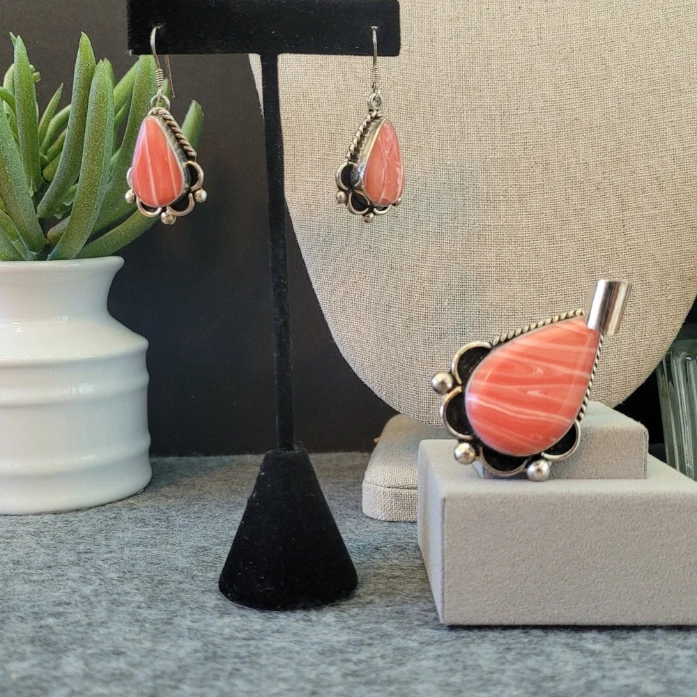 Mexico Stamped Coral Pink Banded Pendant Earrings Set Silver Tone 3pc